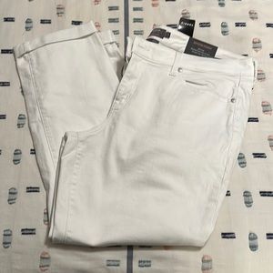 NWT Boyfriend Straight Vintage Stretch Mid-Rise Jean White Size 20Tall 32”inseam